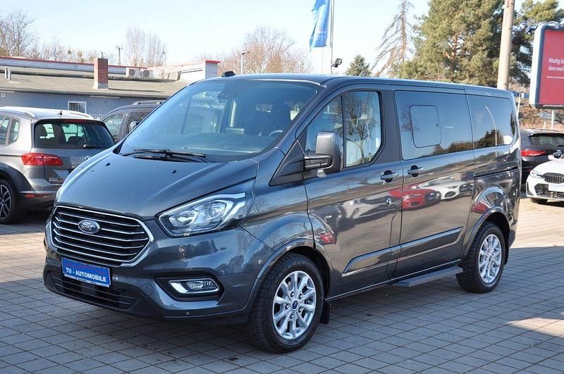Gebraucht Ford Tourneo Titanium 150 PS (110 kW) 2023 Grau Van / Kleinbus