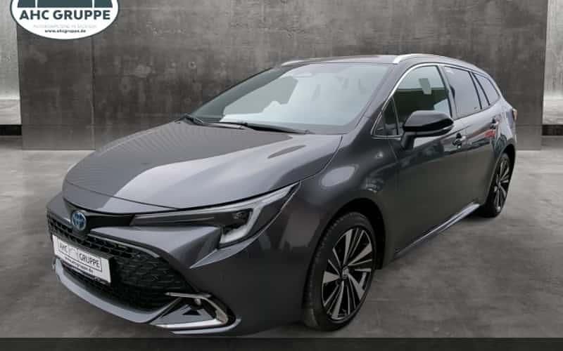 Grau Neu 2025 Toyota Corolla Kombi | 37.990 € - Bild 1/4