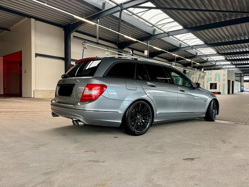 Gebraucht Mercedes C250 Avantgarde 204 PS (150 kW) 2012 Grau Kombi