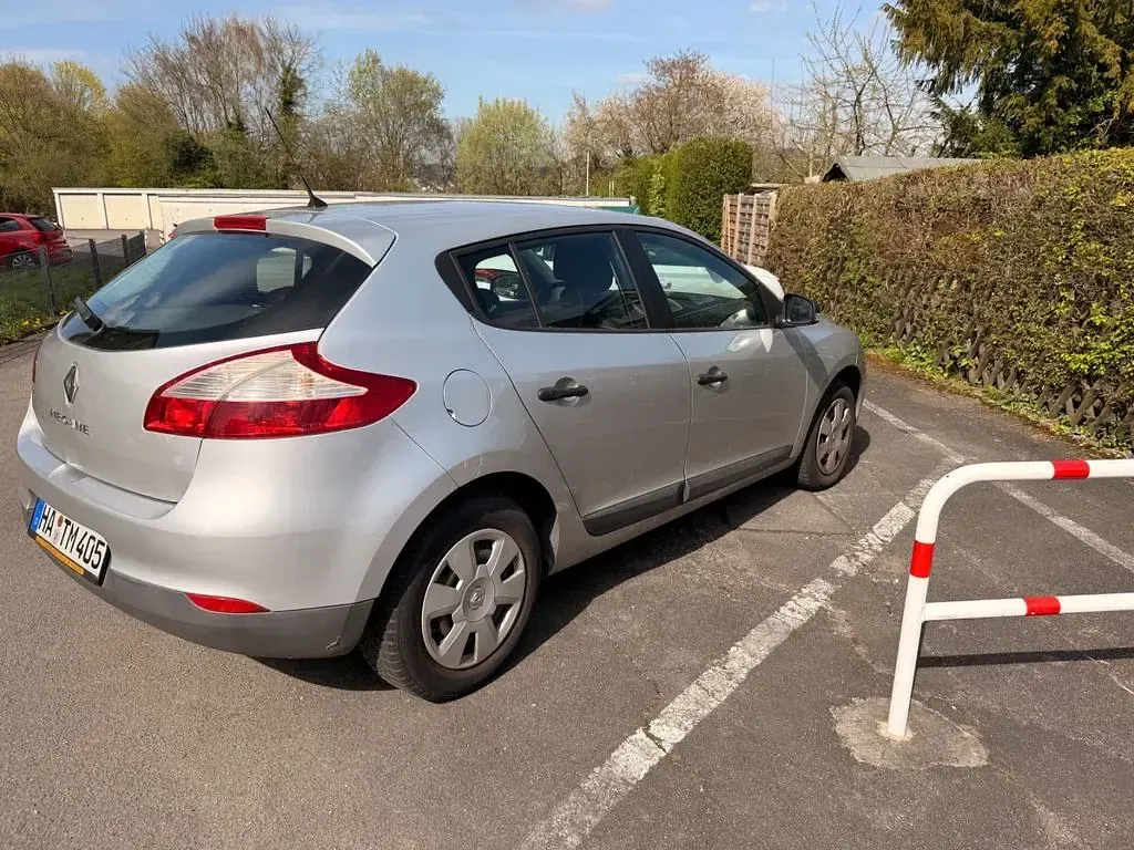 Używany Renault Mégane 101 KM (74 kW) 2012 Sedan/Limuzyna