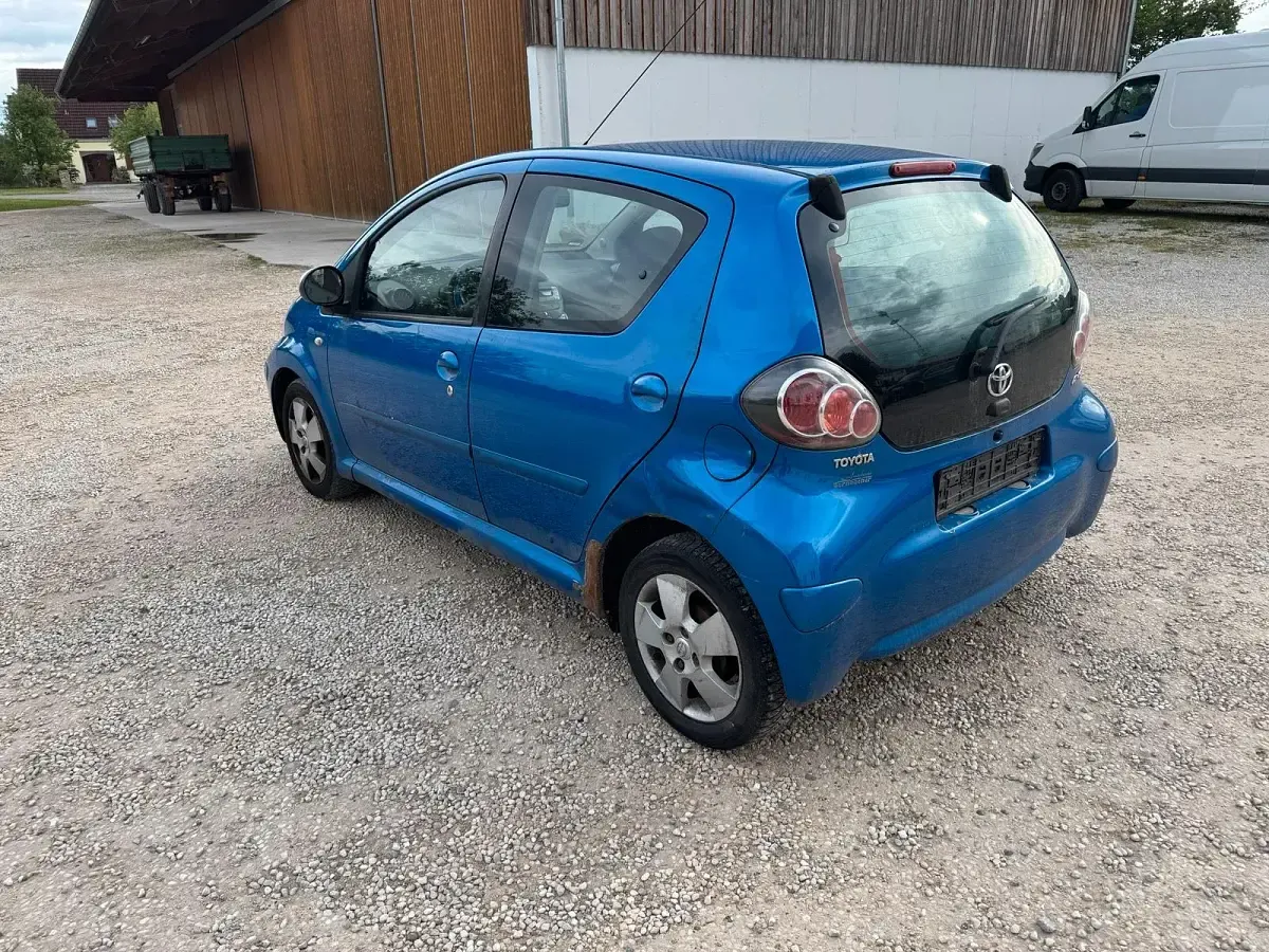 Gebraucht Toyota Aygo 2009 Blau Kleinwagen