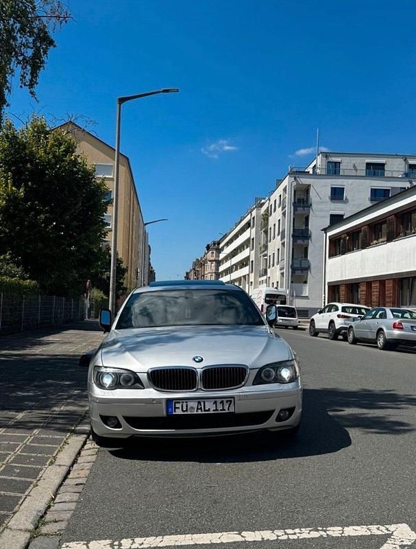 Grau Gebraucht 2008 BMW 730 Limousine | 8.500 € (Superpreis) - Bild 1/4