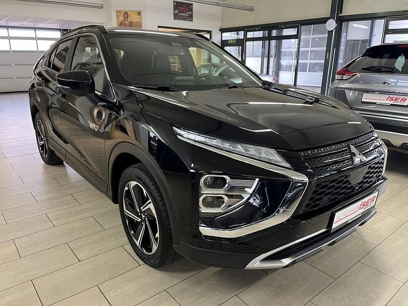 Gebraucht Mitsubishi Eclipse Cross Plus 188 PS (138 kW) 2022 Schwarz SUV
