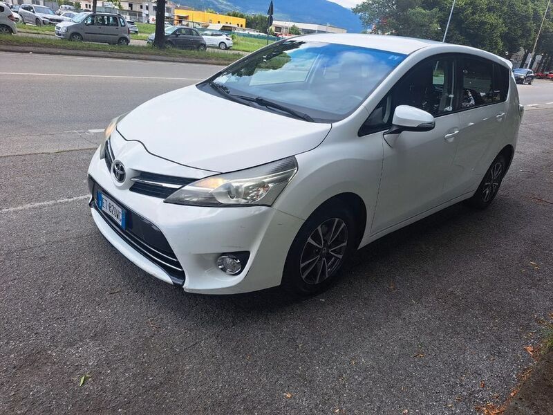 Weiß Gebraucht 2014 Toyota Verso Life Van / Kleinbus | 3.700 € - Bild 1/4