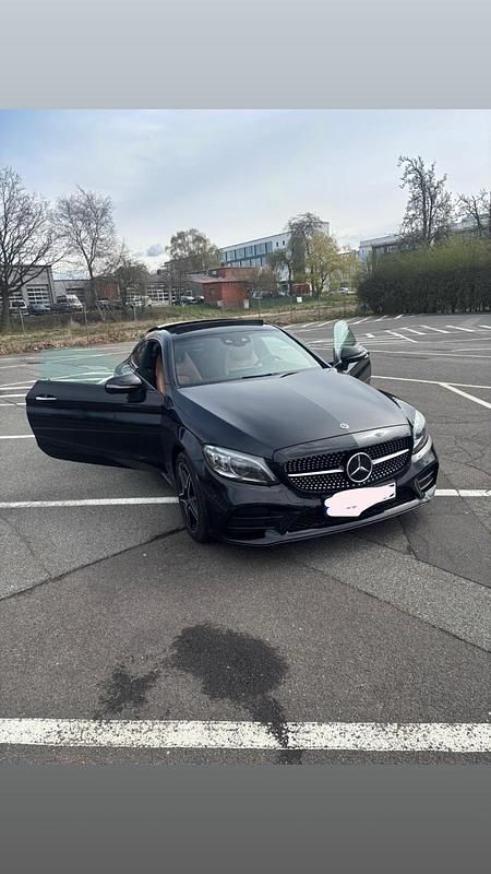 Gebraucht Mercedes C400 AMG line 333 PS (244 kW) 2019 Schwarz Coupé