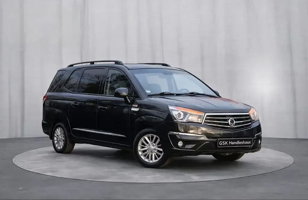 Gebraucht SsangYong Rodius Sapphire 155 PS (114 kW) 2013 Schwarz Van / Kleinbus