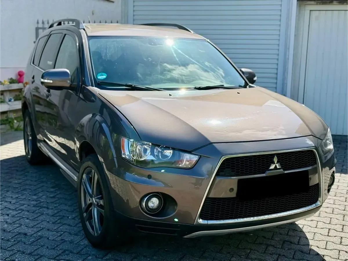 Gebraucht Mitsubishi Outlander Invite 147 PS (108 kW) 2011 Braun SUV