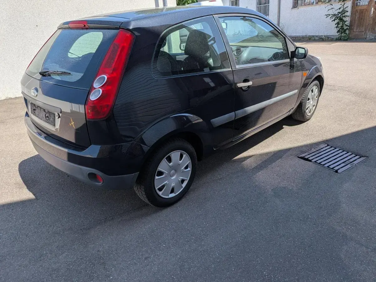 Gebraucht Ford Fiesta 81 PS (59 kW) 2009 Kleinwagen