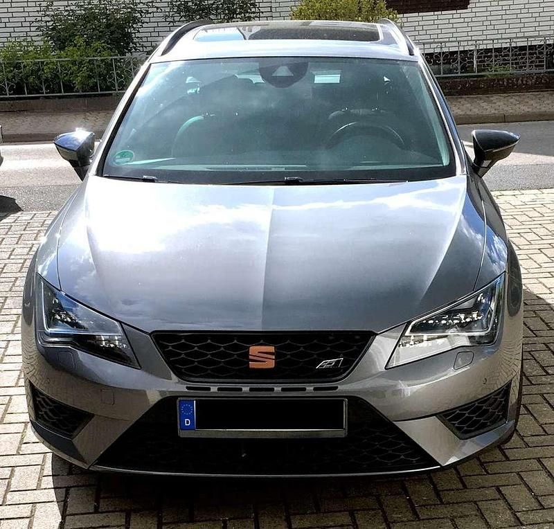 Grau Gebraucht 2015 Seat Leon ST CUPRA Kombi | 16.500 € (Fairer Preis) - Bild 1/1