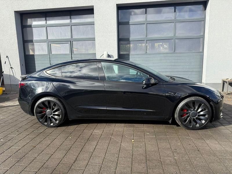 Schwarz Gebraucht 2022 Tesla Model 3 Performance Limousine | 29.950 € (Guter Preis) - Bild 1/4