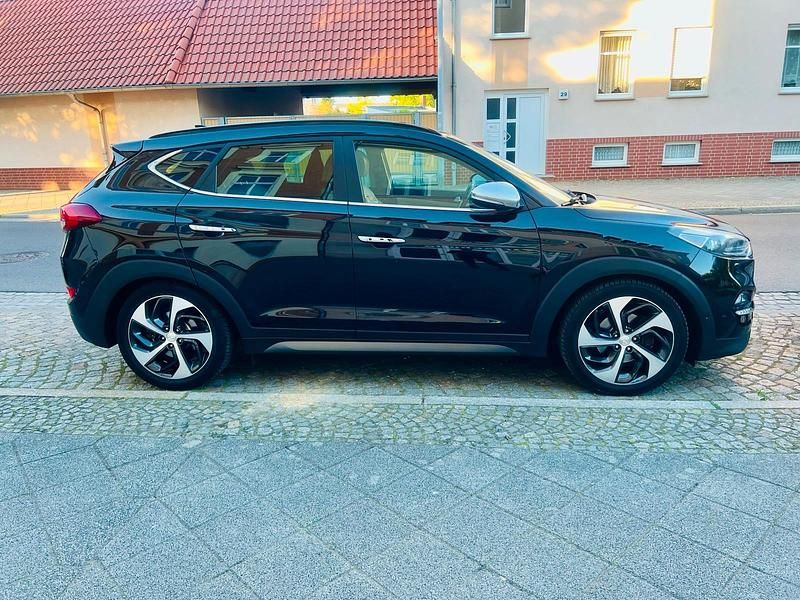 Schwarz Gebraucht 2016 Hyundai Tucson SUV | 14.500 € (Guter Preis) - Bild 1/4