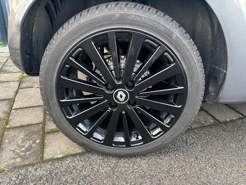 Gebraucht Renault Twingo Urban Night 65 PS (47 kW) 2024 Grau Kleinwagen