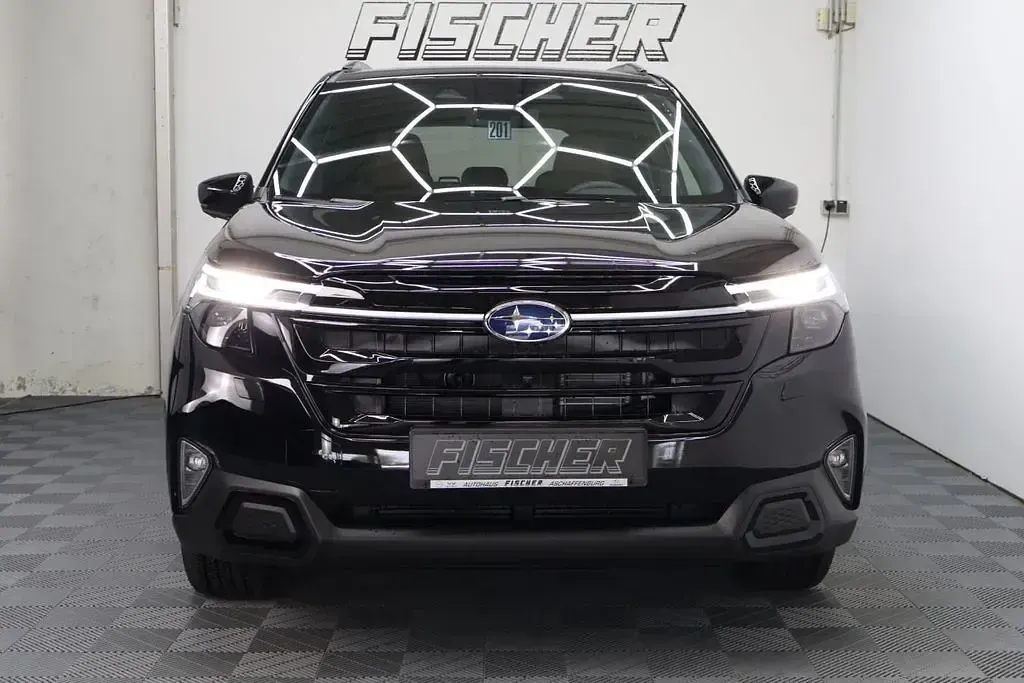 Neu Subaru Forester Platinum 136 PS (100 kW) 2026 Schwarz SUV