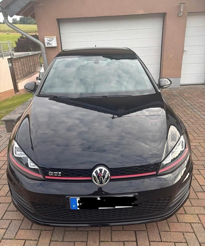 Schwarz Gebraucht 2016 VW Golf VII GTI Kleinwagen | 15.000 € (Guter Preis) - Bild 1/4