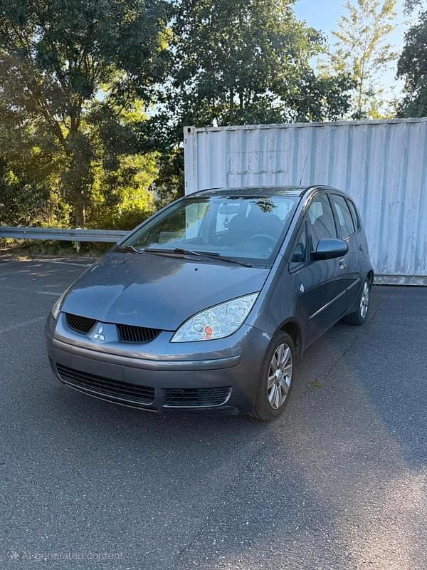 Grau Gebraucht 2008 Mitsubishi Colt Kleinwagen | 1.950 € (Etwas zu teuer) - Bild 1/4