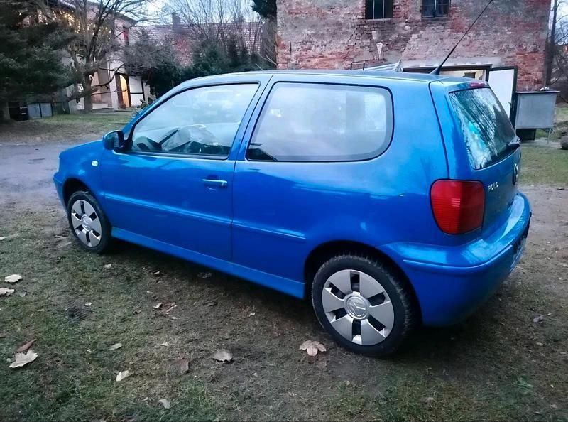 Gebraucht VW Polo 60 PS (44 kW) 2001 Blau Kleinwagen