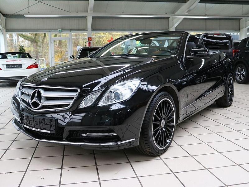 Gebraucht Mercedes E200 184 PS (135 kW) 2011 Schwarz Cabrio