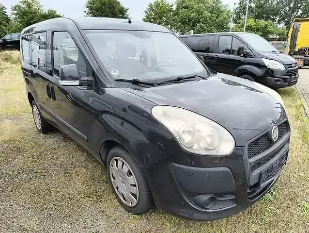 Gebraucht Fiat Doblò 90 PS (66 kW) 2011 Colore esterno (tenore schwarz Van / Kleinbus