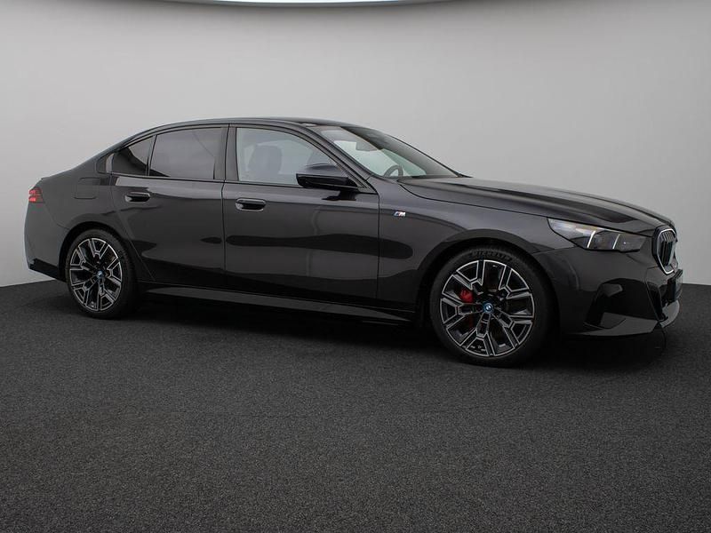 Gebraucht BMW i5 Efficient Dynamics 250 kW (340 PS) 2024 Sophistograu brillanteffekschwarz Limousine