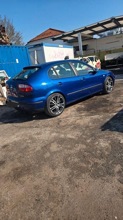 Używany Seat Leon Stella 101 KM (74 kW) 2000 Niebieski Hatchback