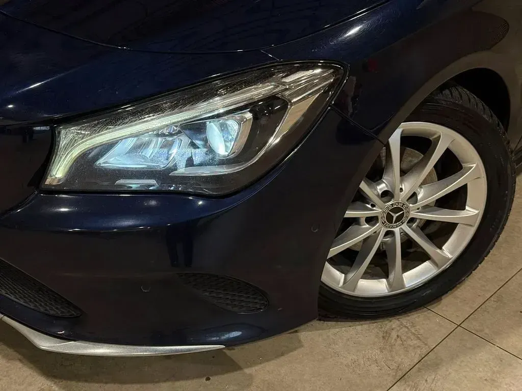 Gebraucht Mercedes CLA200 Shooting Brake 136 PS (100 kW) 2017 Blau Kombi