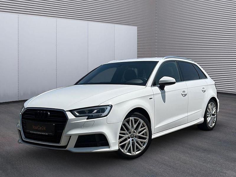 Weiß Gebraucht 2018 Audi A3 Sportback S-Line Limousine | 16.450 € (Fairer Preis) - Bild 1/4