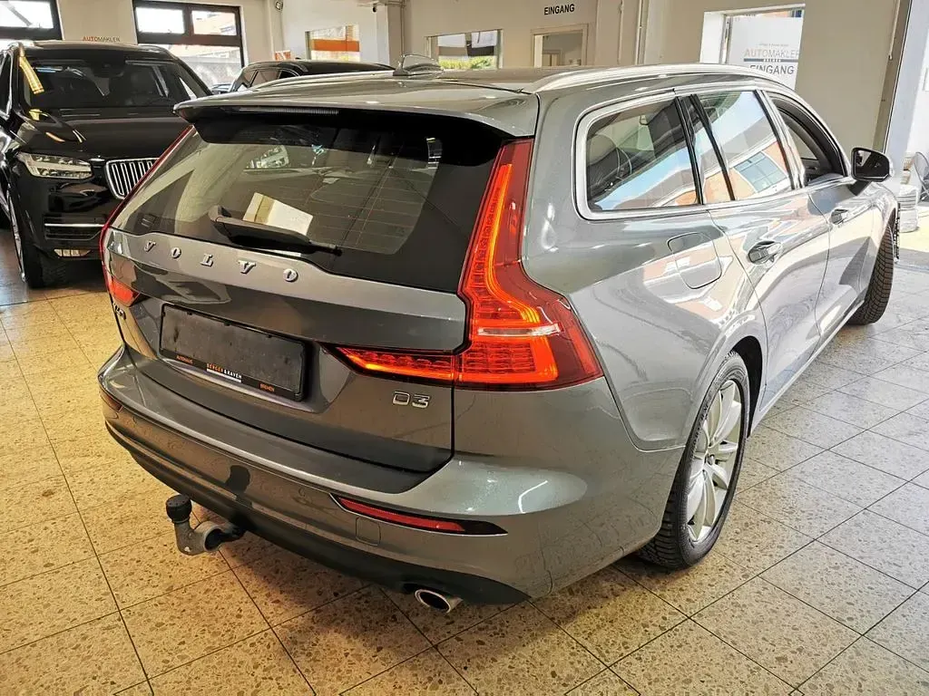 Gebraucht Volvo V60 150 PS (110 kW) 2018 Grau Kombi