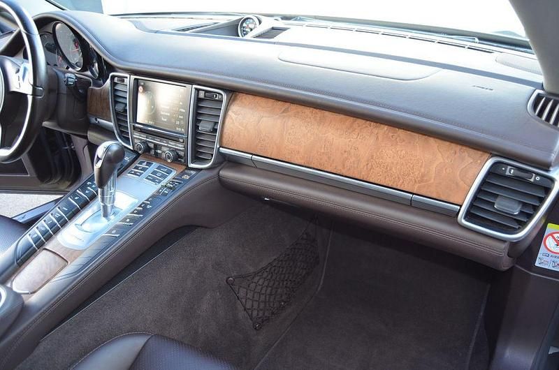 Gebraucht Porsche Panamera 300 PS (220 kW) 2014 Grau Kleinwagen