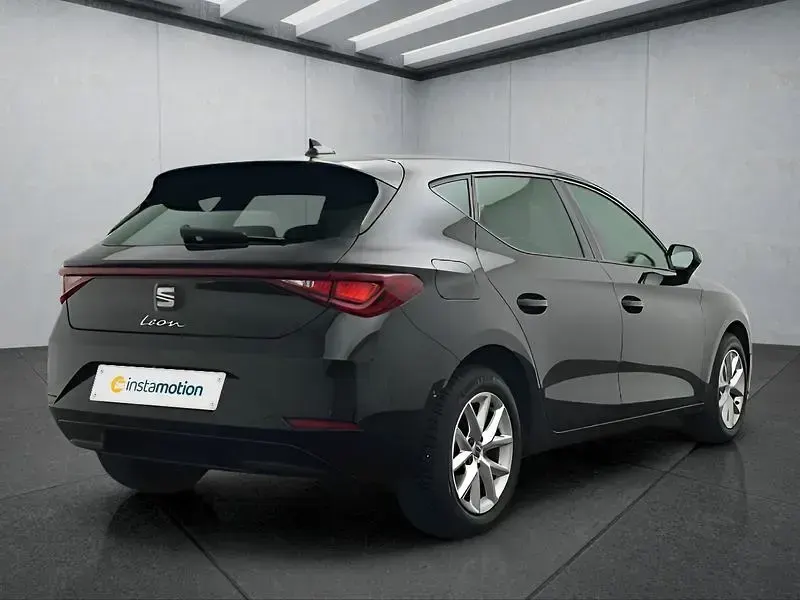 Gebraucht Seat Leon Style 131 PS (96 kW) 2022 Schwarz Kleinwagen