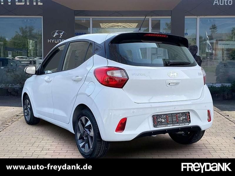 Gebraucht Hyundai i10 Trend 63 PS (46 kW) 2025 Atlas white Kleinwagen