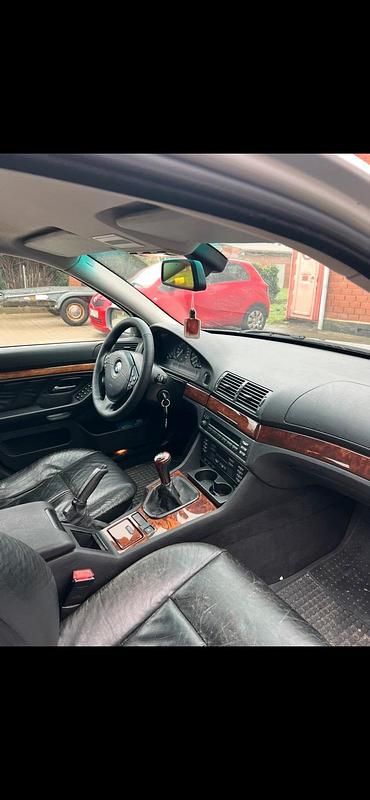 Gebraucht BMW 525 163 PS (119 kW) 2003 Silber Kombi