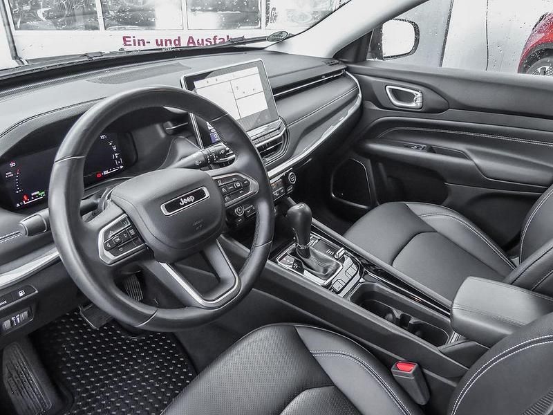 Second-hand Jeep Compass 241 CP (177 kW) 2022 Albastru SUV