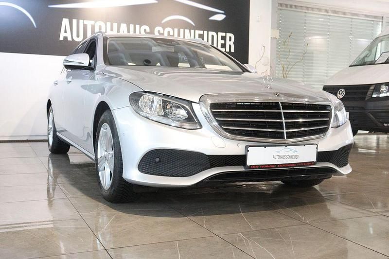 Gebraucht Mercedes E220 194 PS (142 kW) 2017 Silber Kombi
