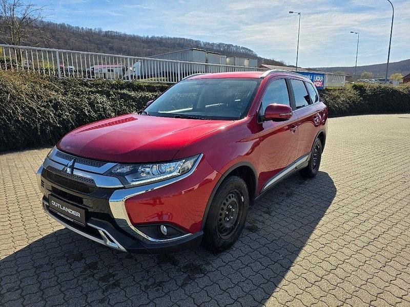 Gebraucht Mitsubishi Outlander Active 150 PS (110 kW) 2020 Karminrot SUV