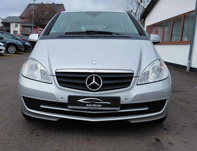 Gebraucht Mercedes A160 95 PS (69 kW) 2011 Silber Kleinwagen
