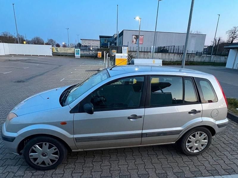 Gebraucht Ford Fusion Ambiente 80 PS (58 kW) 2005 Grau Kleinwagen