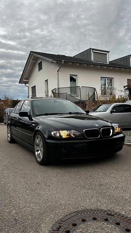 Andere farben Gebraucht 2004 BMW 318 Limousine | 1.900 € (Guter Preis) - Bild 1/4