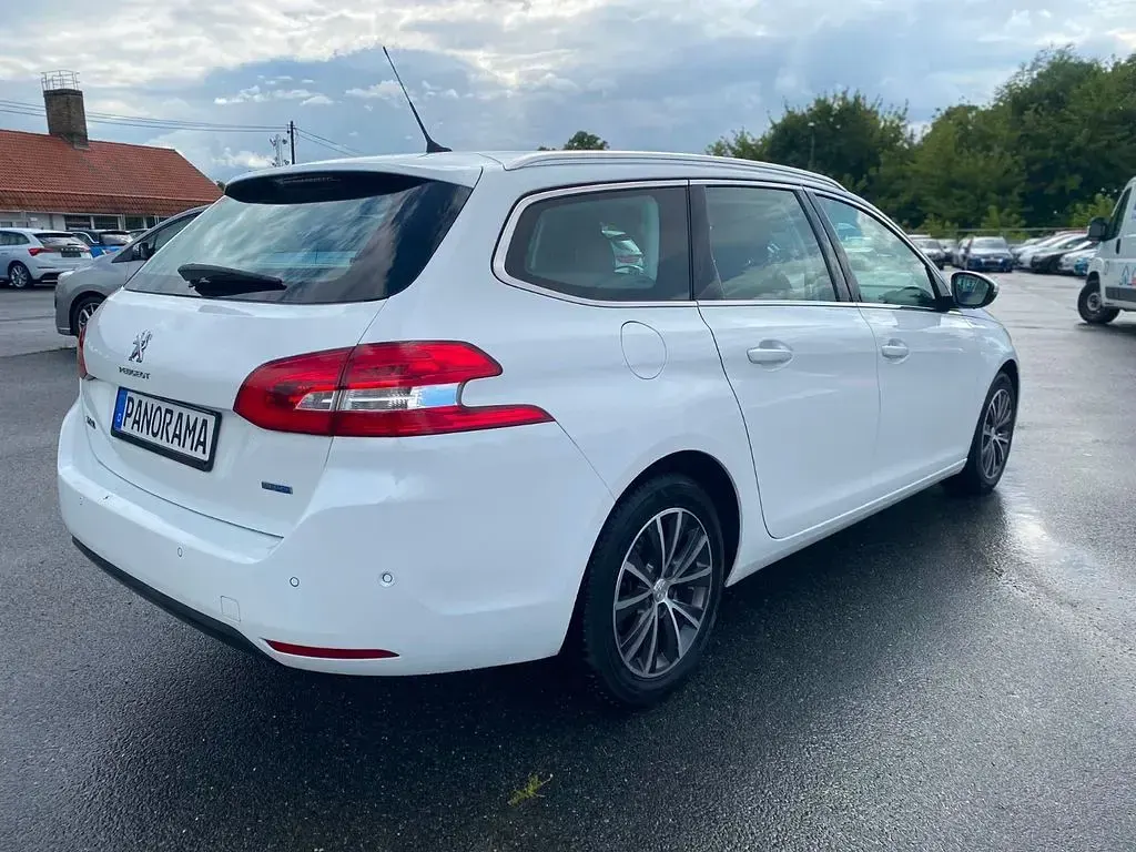 Gebraucht Peugeot 308 SW Allure 120 PS (88 kW) 2015 Weiß Kombi