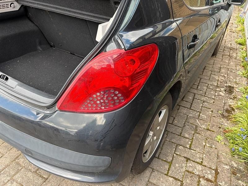 Gebraucht Peugeot 207 95 PS (69 kW) 2007 Schwarz Limousine