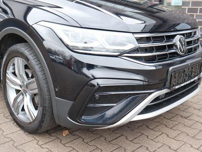 Gebraucht VW Tiguan Allspace Elegance 150 PS (110 kW) 2022 Schwarz SUV