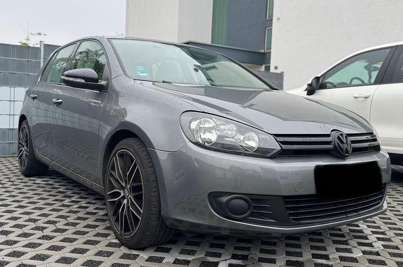 Grau Gebraucht 2009 VW Golf VI Kleinwagen | 5.150 € (Fairer Preis) - Bild 1/4