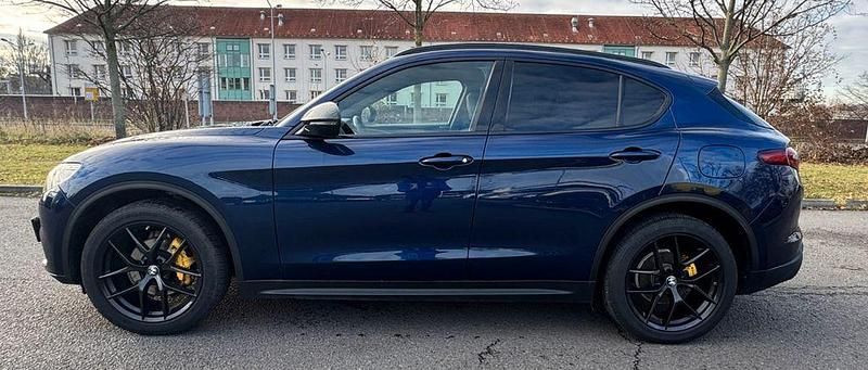 Gebraucht Alfa Romeo Stelvio Tech Edition 209 PS (153 kW) 2019 Blau SUV