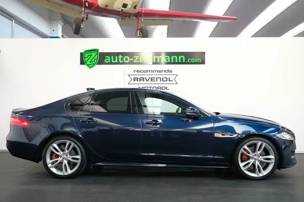 Gebraucht Jaguar XF R-Sport 300 PS (220 kW) 2017 Blau Limousine