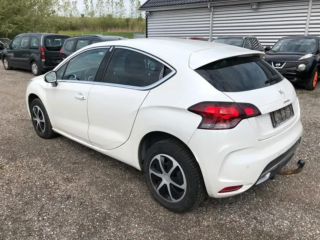 Gebraucht Citroën DS4 So Chic 111 PS (81 kW) 2012 Weiß Kleinwagen