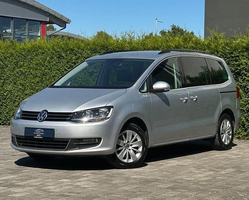 Silber Gebraucht 2015 VW Sharan Comfortline Van / Kleinbus | 14.200 € (Guter Preis) - Bild 1/4