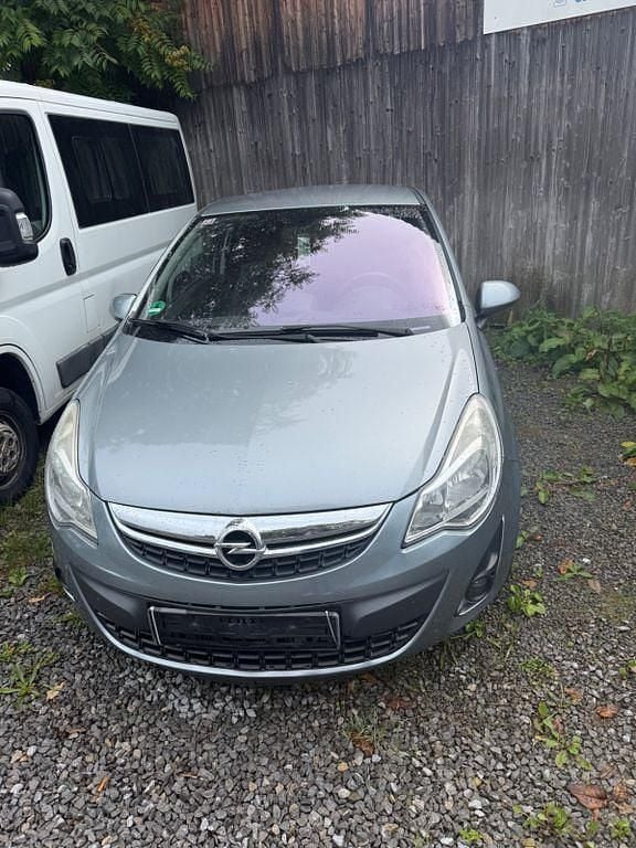 Silber Gebraucht 2011 Opel Corsa Satellite Kleinwagen | 1.499 € (Superpreis) - Bild 1/2