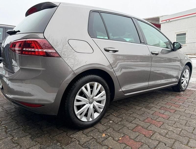 Grau Gebraucht 2017 VW Golf Allstar Limousine | 12.200 € (Guter Preis) - Bild 1/4