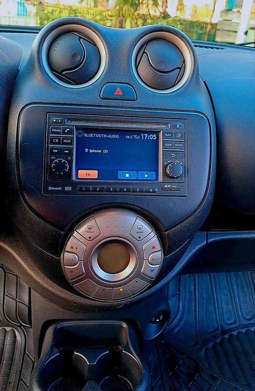 Gebraucht Nissan Micra 80 PS (58 kW) 2011 Silber Kleinwagen