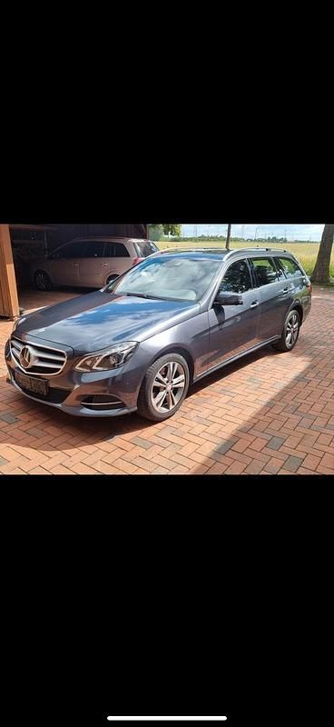 Grau Gebraucht 2013 Mercedes E300 Avantgarde Kombi | 9.490 € (Guter Preis) - Bild 1/4