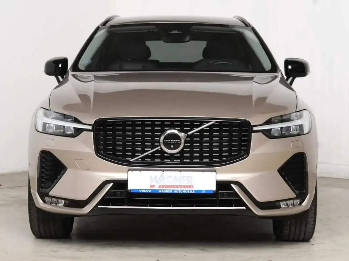 Gebraucht Volvo XC60 145 PS (106 kW) 2023 SUV